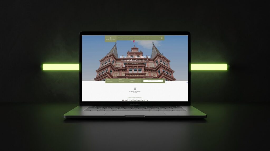 Webdesign Referenz von YOU MEDIA - Hotel-Website auf MacBook